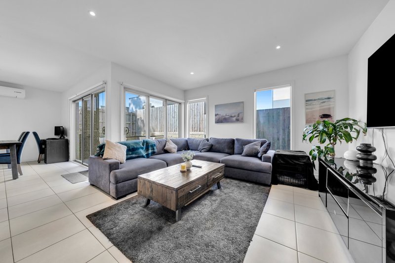 Photo - 2 Jumbuck Circuit, Carrum Downs VIC 3201 - Image 3