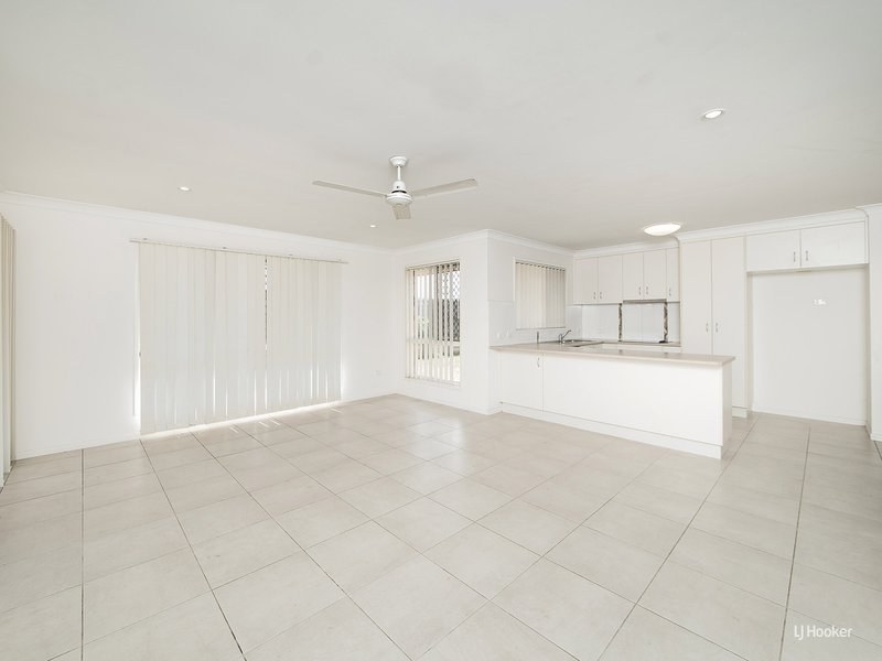 Photo - 2 Justin Street, Gracemere QLD 4702 - Image 6