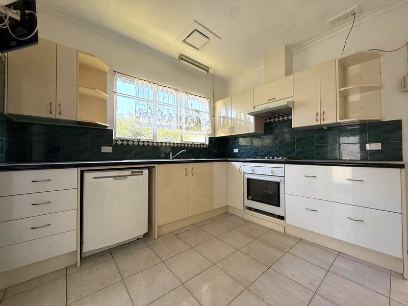 Photo - 2 Kallista Court, Preston VIC 3072 - Image 3