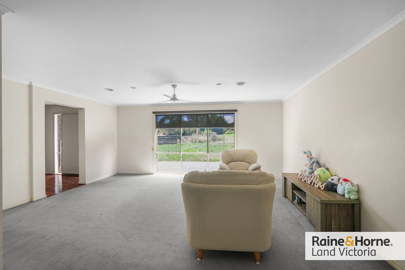 Photo - 2 Kangaroo Run, Wallan VIC 3756 - Image 9