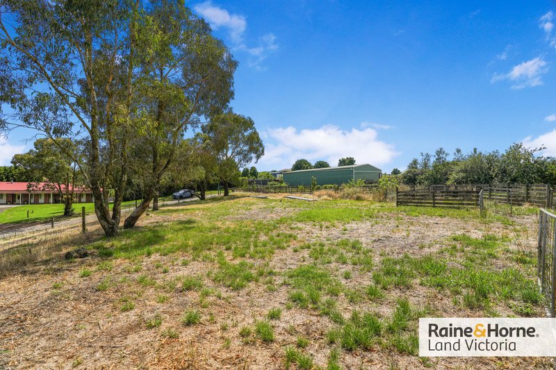 Photo - 2 Kangaroo Run, Wallan VIC 3756 - Image 17