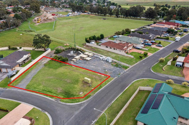 Photo - 2 Kardella Avenue, Nowra NSW 2541 - Image 3