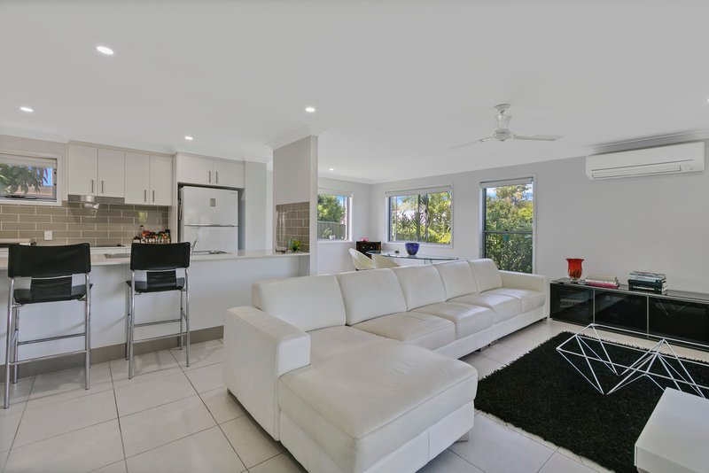 Photo - 2 Karibu Street, Buderim QLD 4556 - Image 3