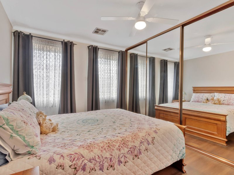 Photo - 2 Karinga Crescent, Munno Para SA 5115 - Image 10