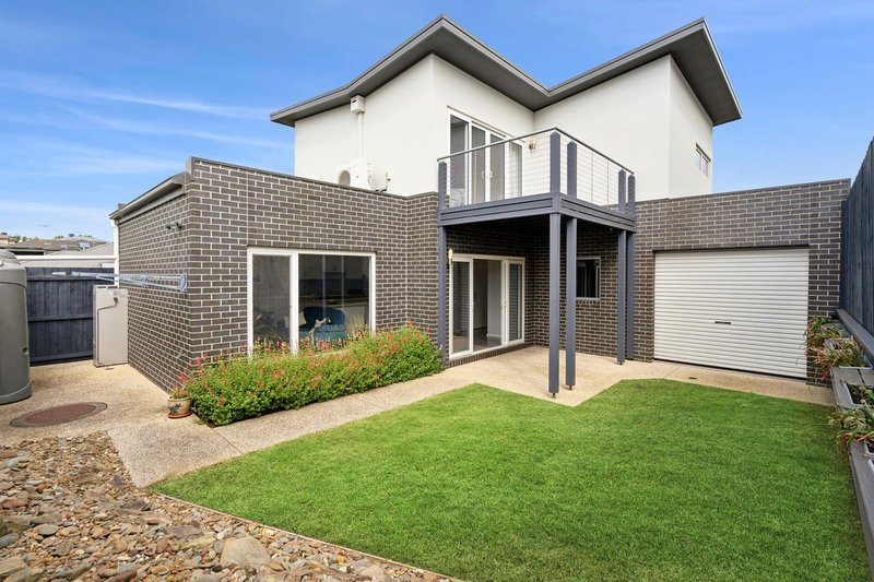 Photo - 2 Karrakatta Grove, Highton VIC 3216 - Image 8