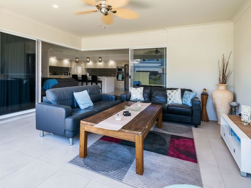 Photo - 2 Keelson Crescent, Hope Island QLD 4212 - Image 9