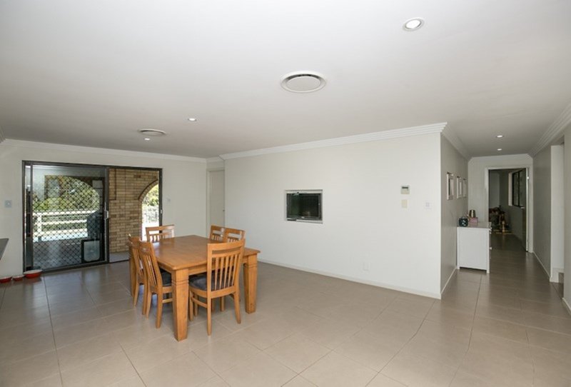 Photo - 2 Kemp Street, Gooburrum QLD 4670 - Image 8