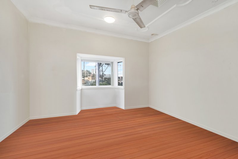 Photo - 2 Kendall Street, Gosford NSW 2250 - Image 10