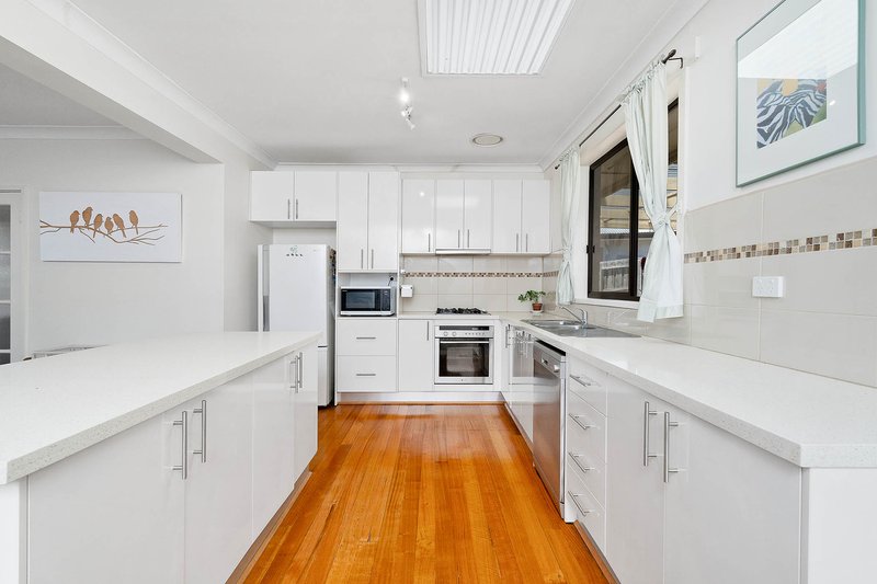 Photo - 2 Kenilworth Avenue, Frankston VIC 3199 - Image 3