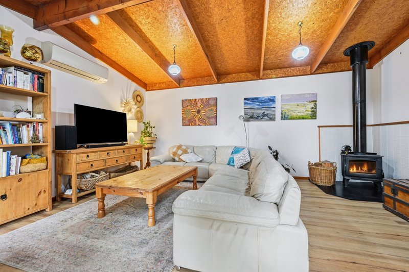 Photo - 2 Kennards Court, Inverloch VIC 3996 - Image 2