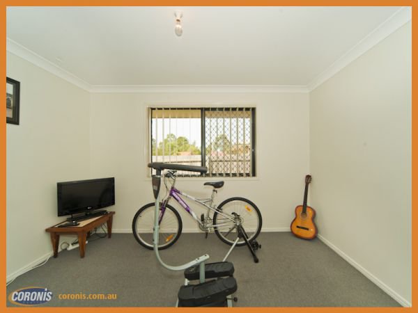 Photo - 2 Kennerton Court, Morayfield QLD 4506 - Image 8