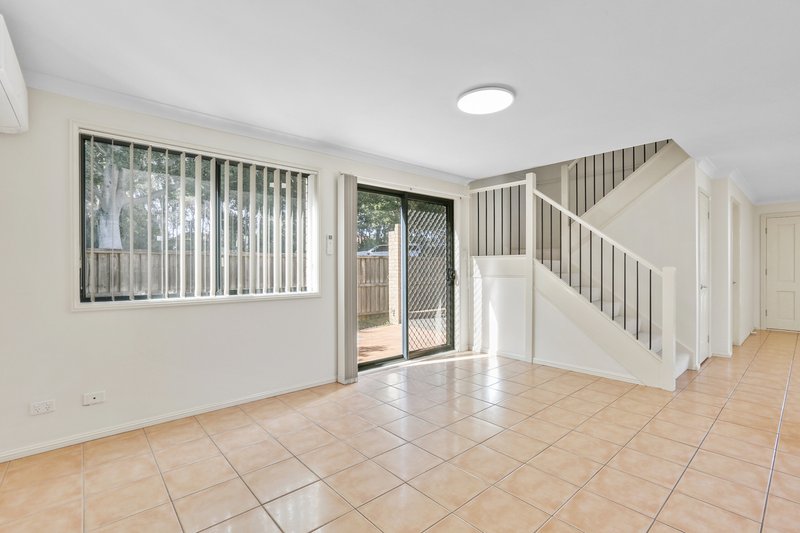 Photo - 2 Kensington Lane, Dapto NSW 2530 - Image 4