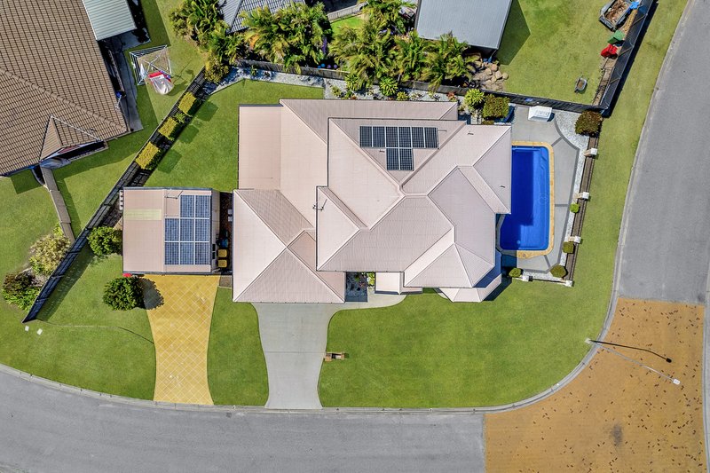 Photo - 2 Kensington Place, Kin Kora QLD 4680 - Image 2