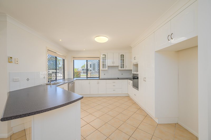 Photo - 2 Kensington Place, Kin Kora QLD 4680 - Image 3