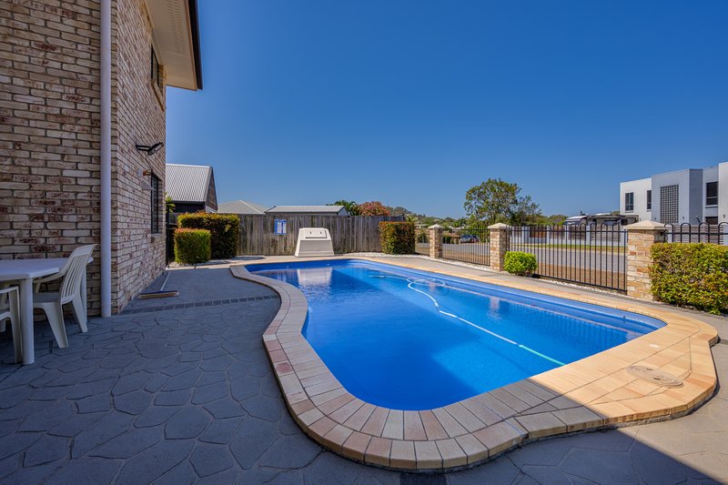 Photo - 2 Kensington Place, Kin Kora QLD 4680 - Image 17