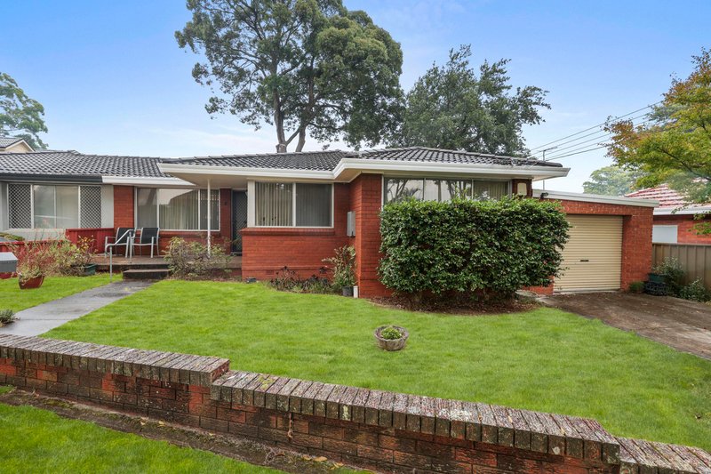 Photo - 2 Kerrie Crescent, Peakhurst NSW 2210 - Image 2