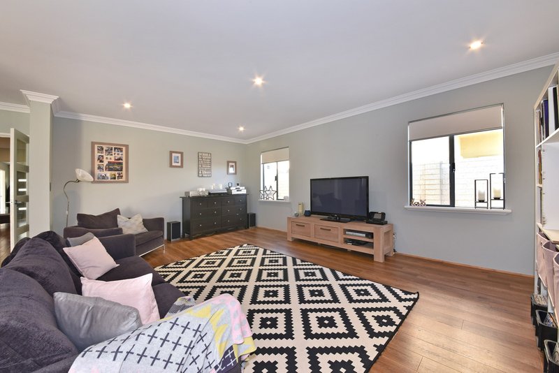 Photo - 2 Keta Way, Mindarie WA 6030 - Image 6