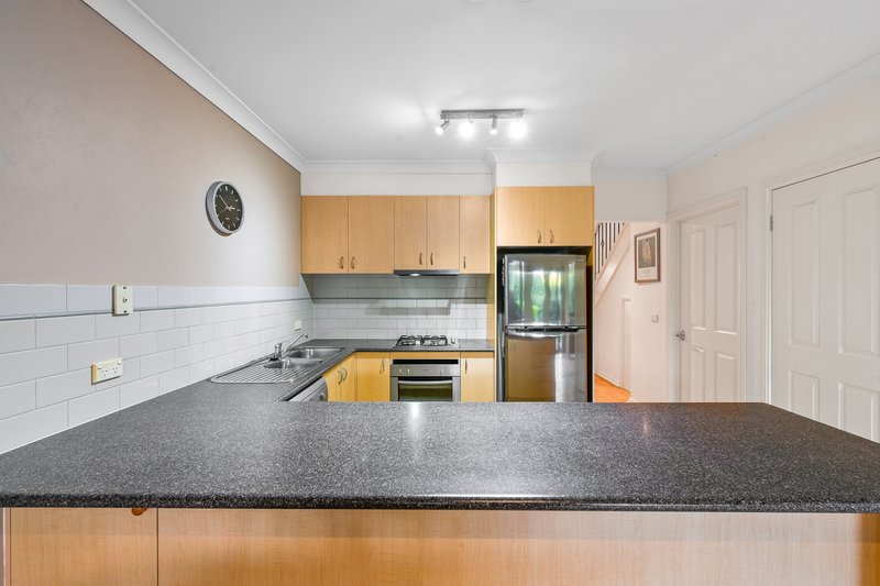 Photo - 2 Kilmartin Place, Narre Warren South VIC 3805 - Image 2