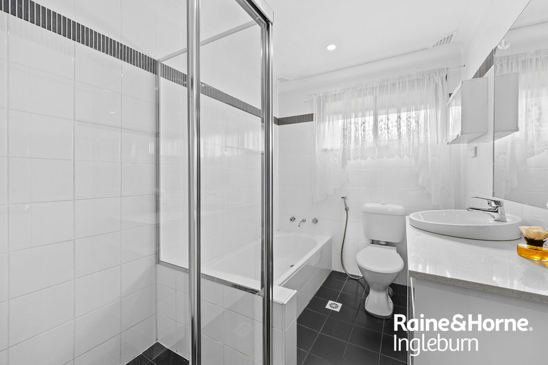 Photo - 2 Kim Place, Ingleburn NSW 2565 - Image 4