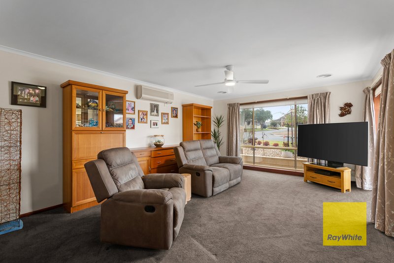 Photo - 2 Kindale Court, Highton VIC 3216 - Image 3