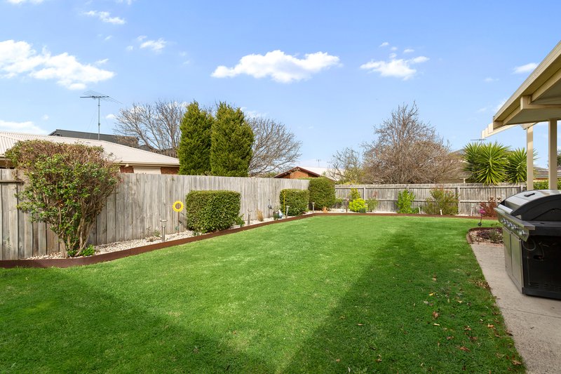 Photo - 2 Kindale Court, Highton VIC 3216 - Image 17