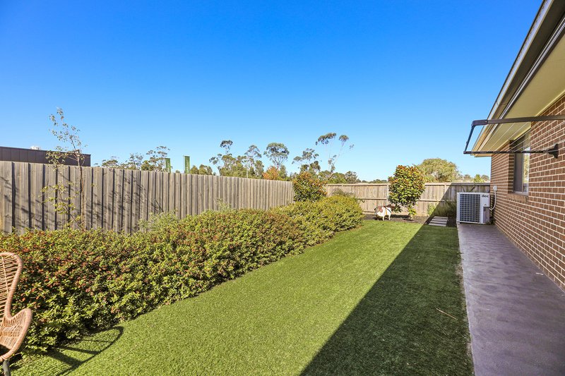 Photo - 2 King Parrot Boulevard, Drouin VIC 3818 - Image 13