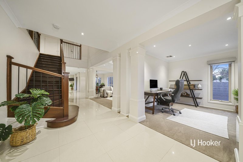 Photo - 2 Kingsford Drive, Point Cook VIC 3030 - Image 3