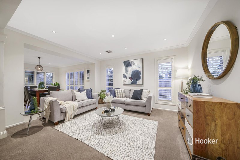 Photo - 2 Kingsford Drive, Point Cook VIC 3030 - Image 5
