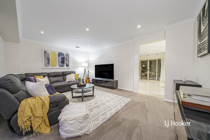Photo - 2 Kingsford Drive, Point Cook VIC 3030 - Image 14