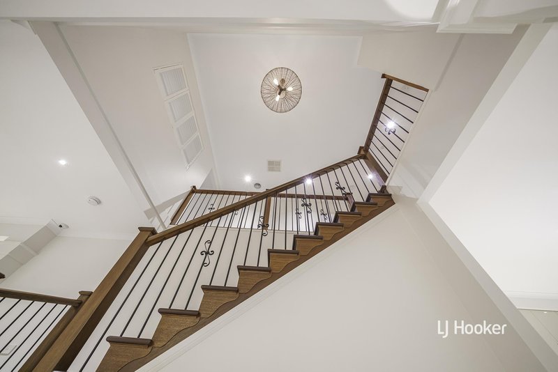 Photo - 2 Kingsford Drive, Point Cook VIC 3030 - Image 18