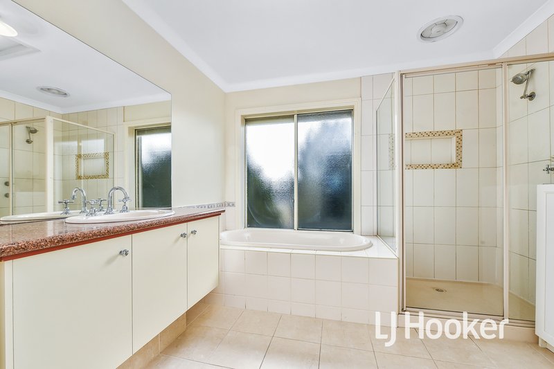 Photo - 2 Kingsley Court, Lynbrook VIC 3975 - Image 11