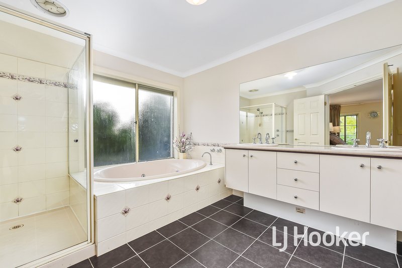 Photo - 2 Kingsley Court, Lynbrook VIC 3975 - Image 15