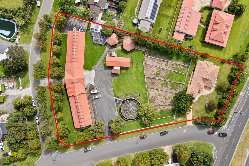 Photo - 2 Kingston Town Drive, Kembla Grange NSW 2526 - Image 2
