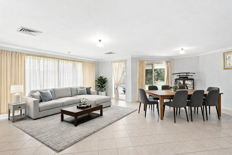 Photo - 2 Kingston Town Drive, Kembla Grange NSW 2526 - Image 7