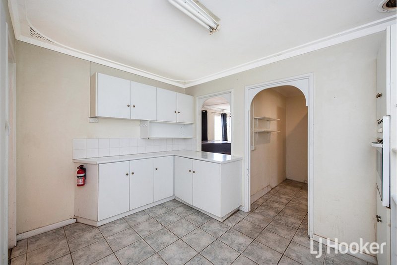 Photo - 2 Kirkham Street, Pinjarra WA 6208 - Image 9