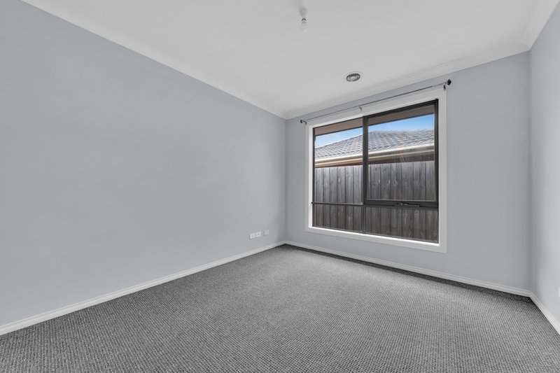 Photo - 2 Koel Court, Carrum Downs VIC 3201 - Image 7