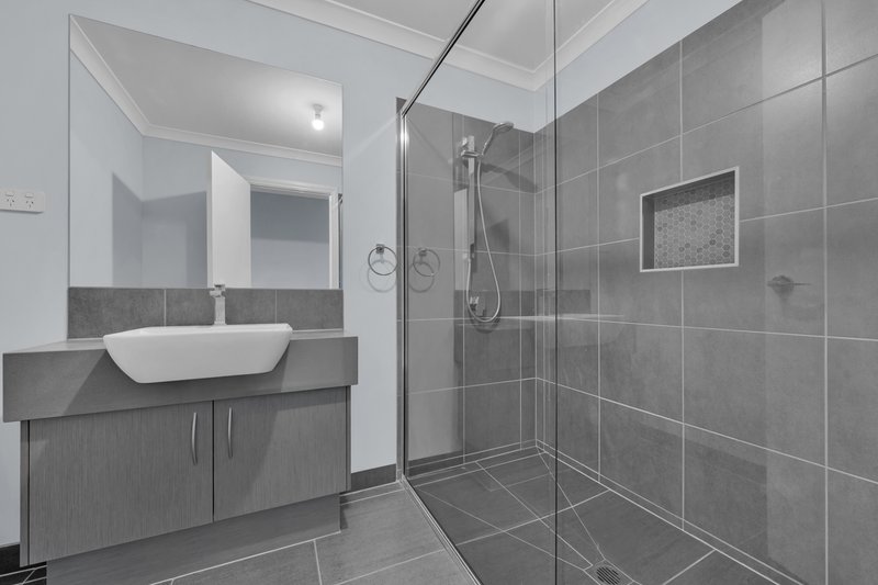 Photo - 2 Koel Court, Carrum Downs VIC 3201 - Image 8