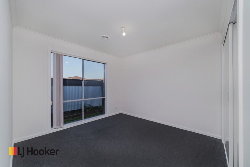 Photo - 2 Korab Place, Roxburgh Park VIC 3064 - Image 20