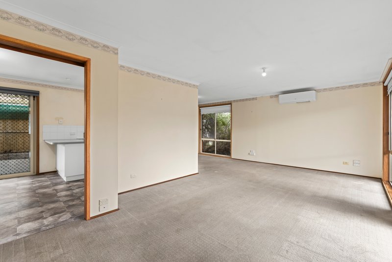 Photo - 2 Kossecks Place, Belmont VIC 3216 - Image 4