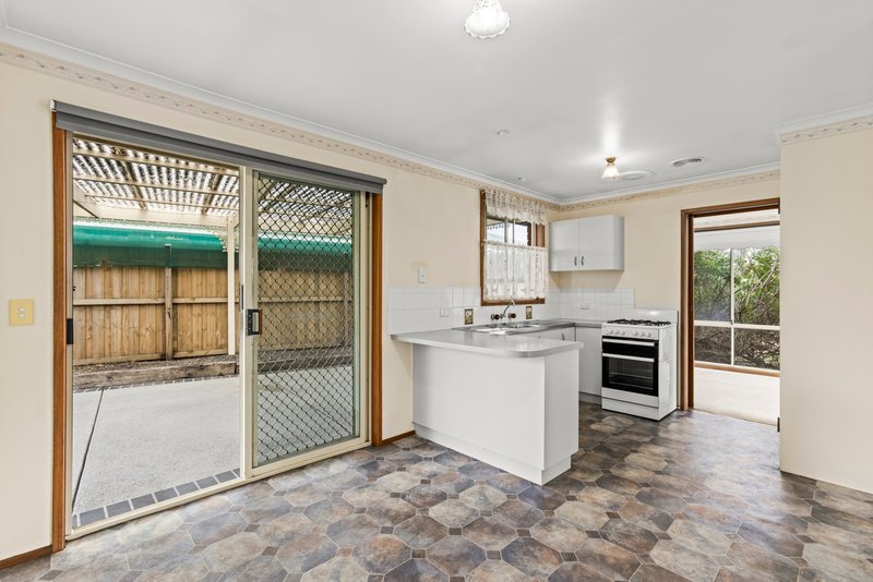 Photo - 2 Kossecks Place, Belmont VIC 3216 - Image 6