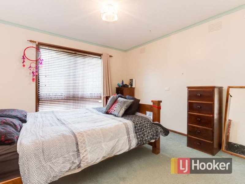 Photo - 2 Kraft Court, Pakenham VIC 3810 - Image 4