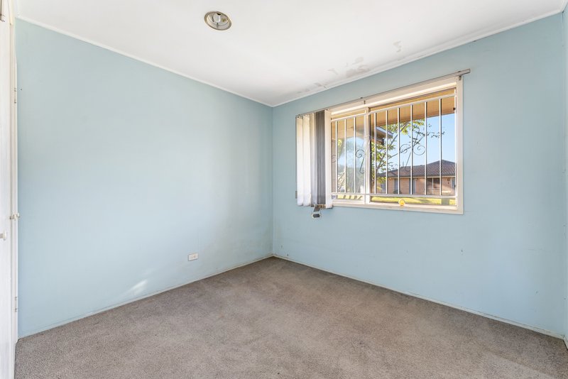 Photo - 2 Kumbari Street, Bray Park QLD 4500 - Image 10