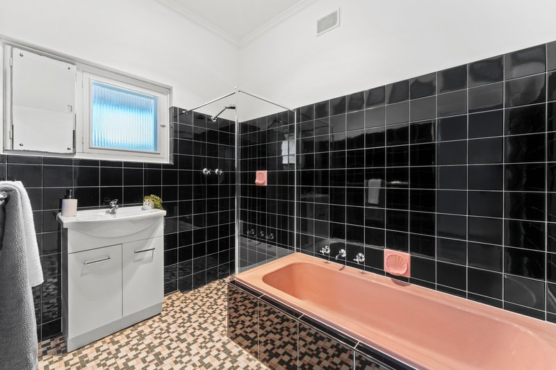 Photo - 2 Kurrajong Avenue, Dry Creek SA 5094 - Image 16