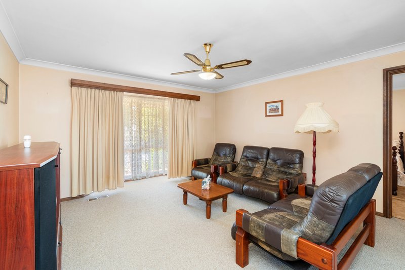 Photo - 2 Kurrajong Avenue, Forest Hill NSW 2651 - Image 4