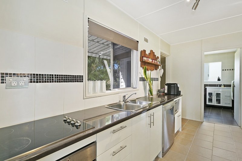 Photo - 2 Kyeema Ave , Saratoga NSW 2251 - Image 4