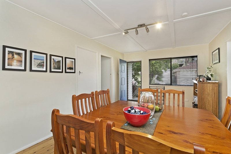 Photo - 2 Kyeema Ave , Saratoga NSW 2251 - Image 5