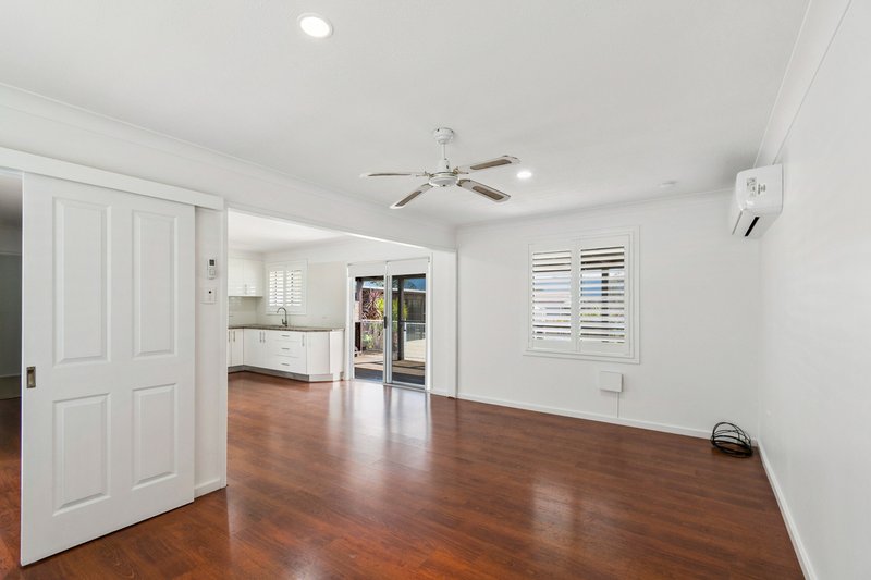 Photo - 2 Kylie Place, Dapto NSW 2530 - Image 2