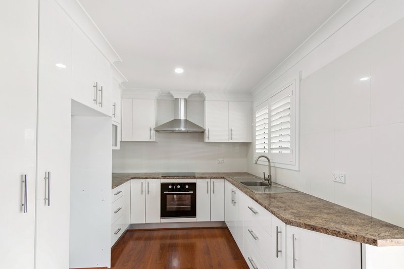 Photo - 2 Kylie Place, Dapto NSW 2530 - Image 4
