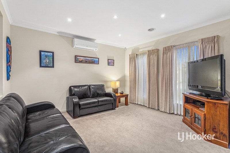 Photo - 2 La Spezia Court, Point Cook VIC 3030 - Image 2