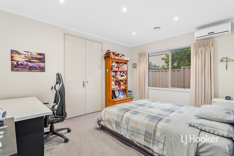 Photo - 2 La Spezia Court, Point Cook VIC 3030 - Image 16